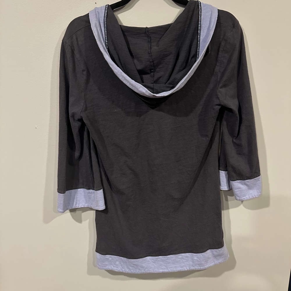 Banana Republic cotton hoodie. Color blue. Size small. No pets. Smoke free. - Picture 4 of 4
